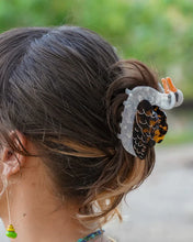 Load image into Gallery viewer, Moli (Albatross) Hair Clip - Medium
